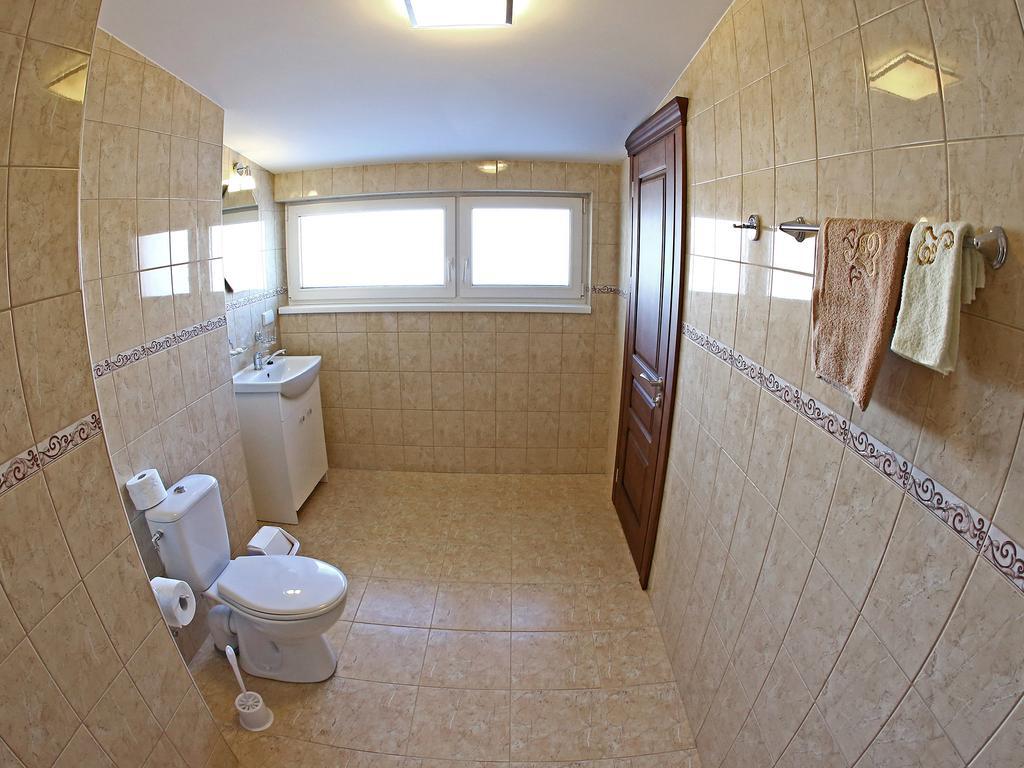Juro Guest House Шяуляй Экстерьер фото